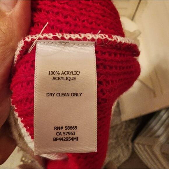 BP NORDSTROM OVERSIZED FLUFFY WHITE/RED STRIPED SWEATER SIZE MED OVERSIZED - Picture 7 of 8